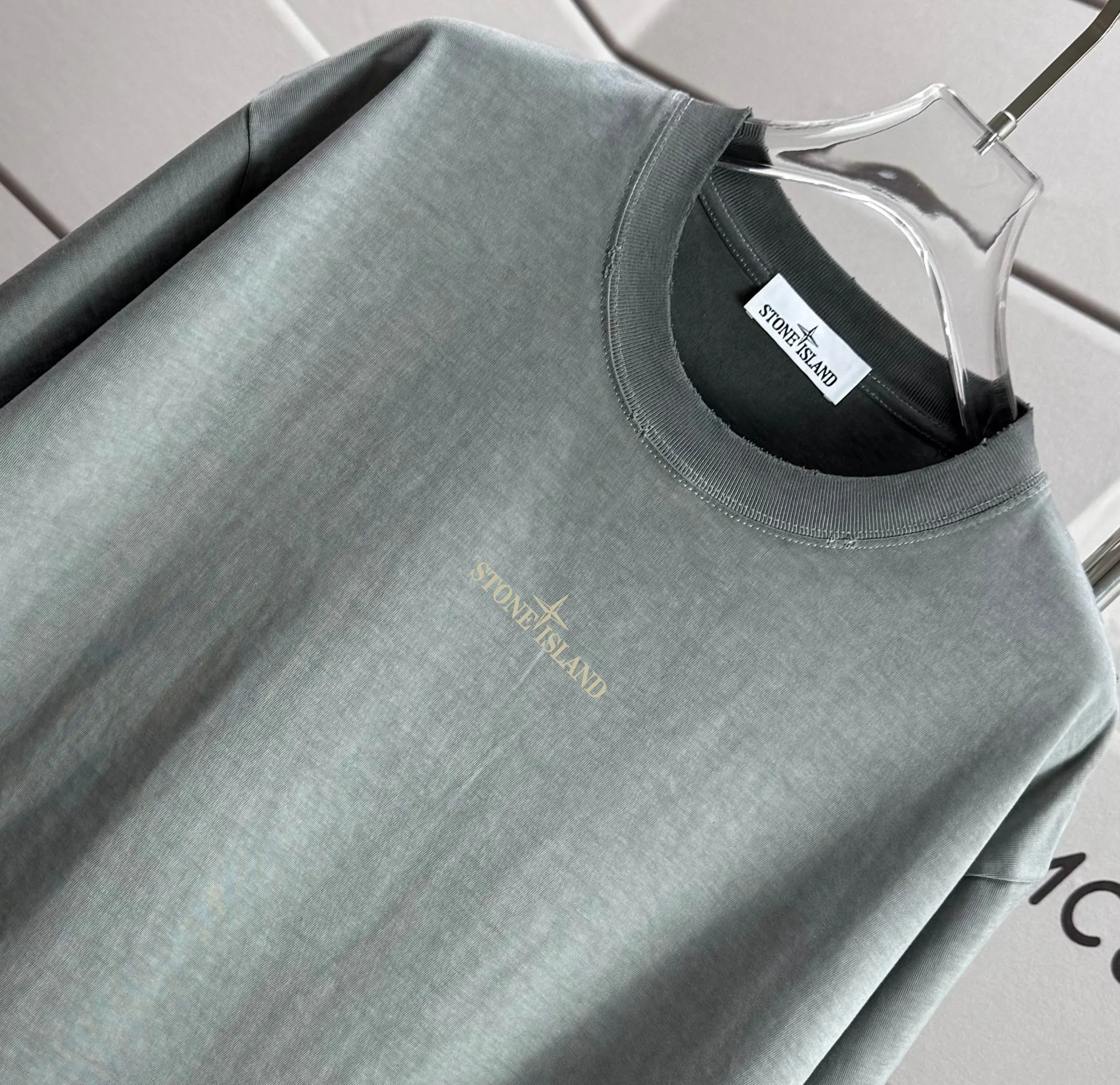 P160 Ston* islan* 石*岛 2025 autumn and winter new style Washed and worn 320g round neck short-sleeved tee Unisex loose version Color: Washed black Washed white Washed gray Brown Size: S M L XL XXL Size: S (90-130 pounds) M (120-150 pounds) L (140-165 pounds) (160-180 catties) XXL (180-210 catties)